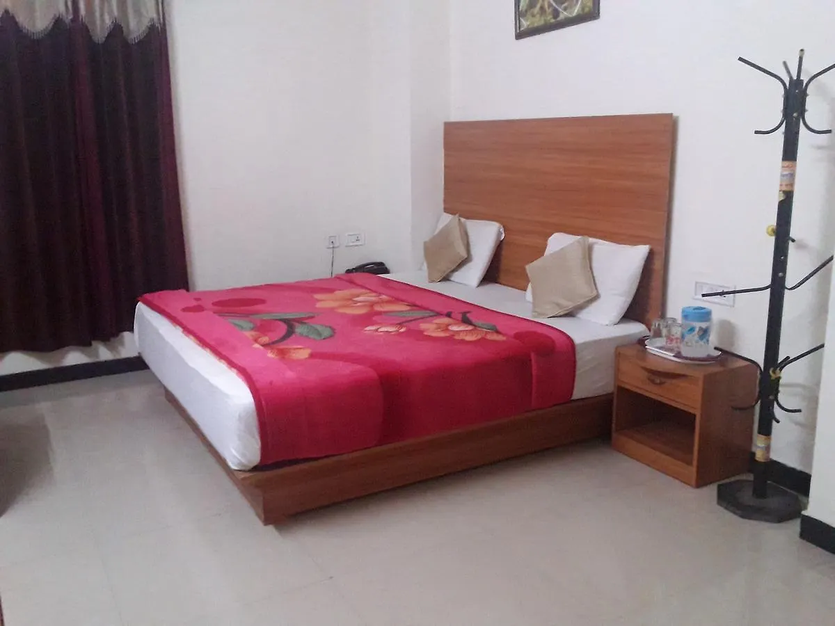 Red Star Holidays Munnar India